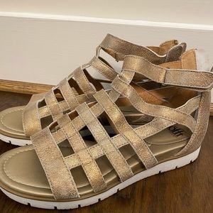 Sofft Mahari Luggage Sandals metallic 9
